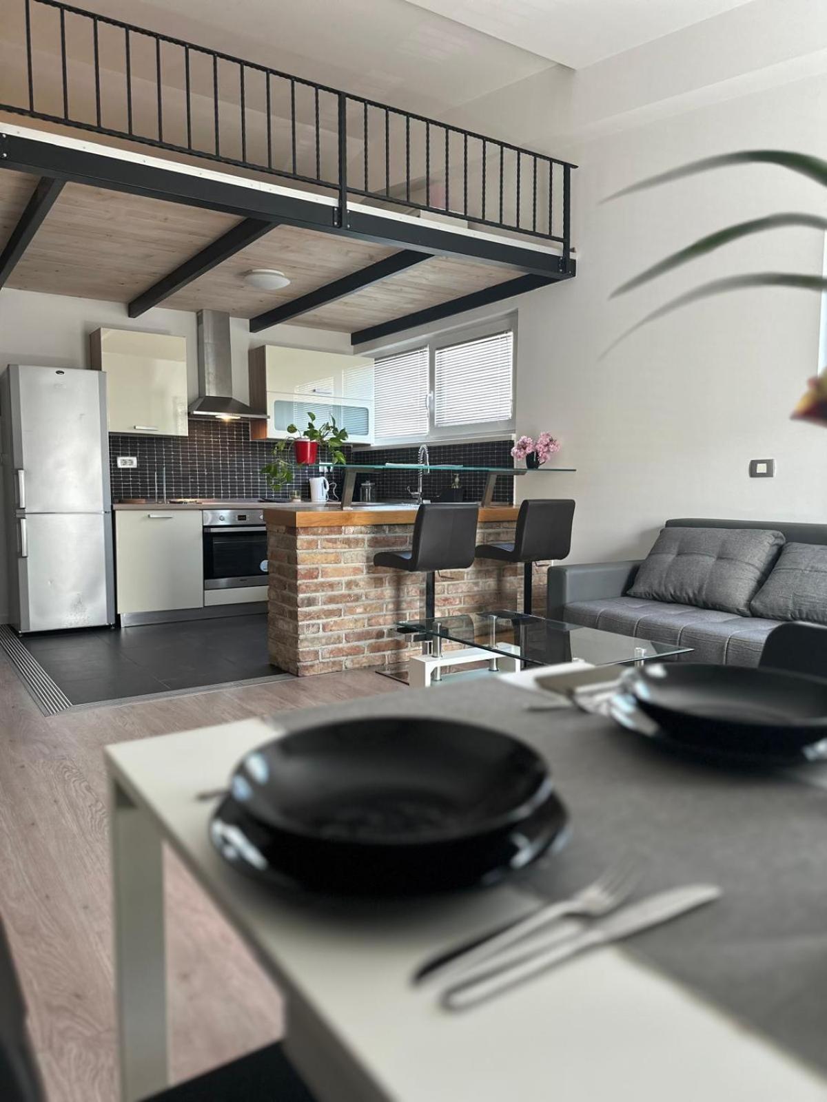 Apartment Stucin Vipava Luaran gambar