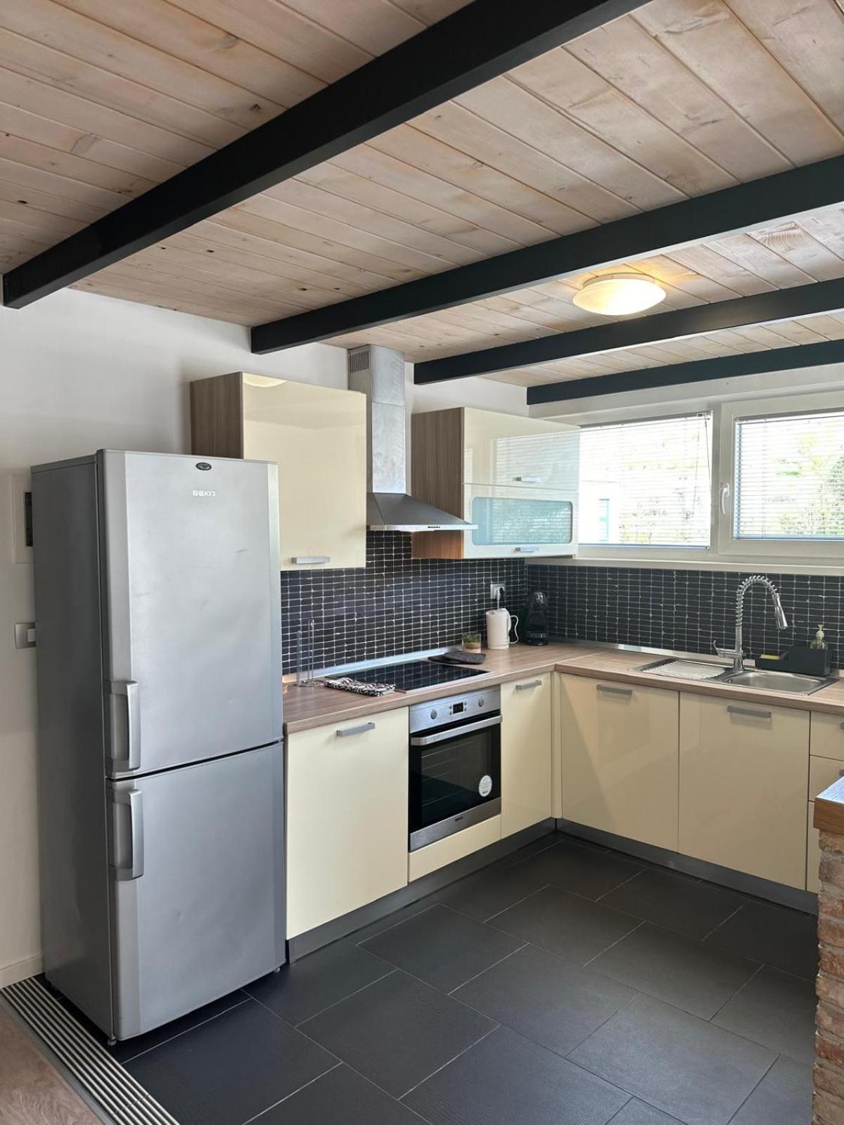 Apartment Stucin Vipava Luaran gambar