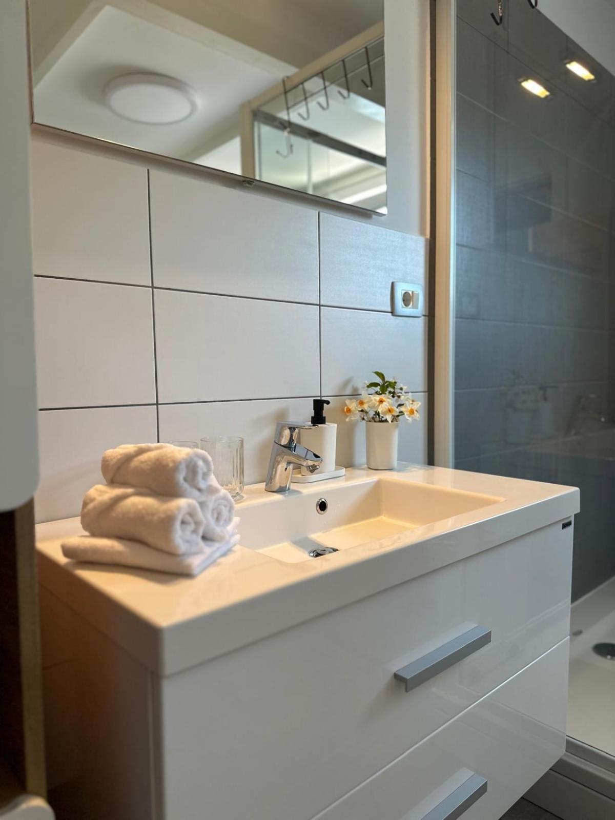 Apartment Stucin Vipava Luaran gambar