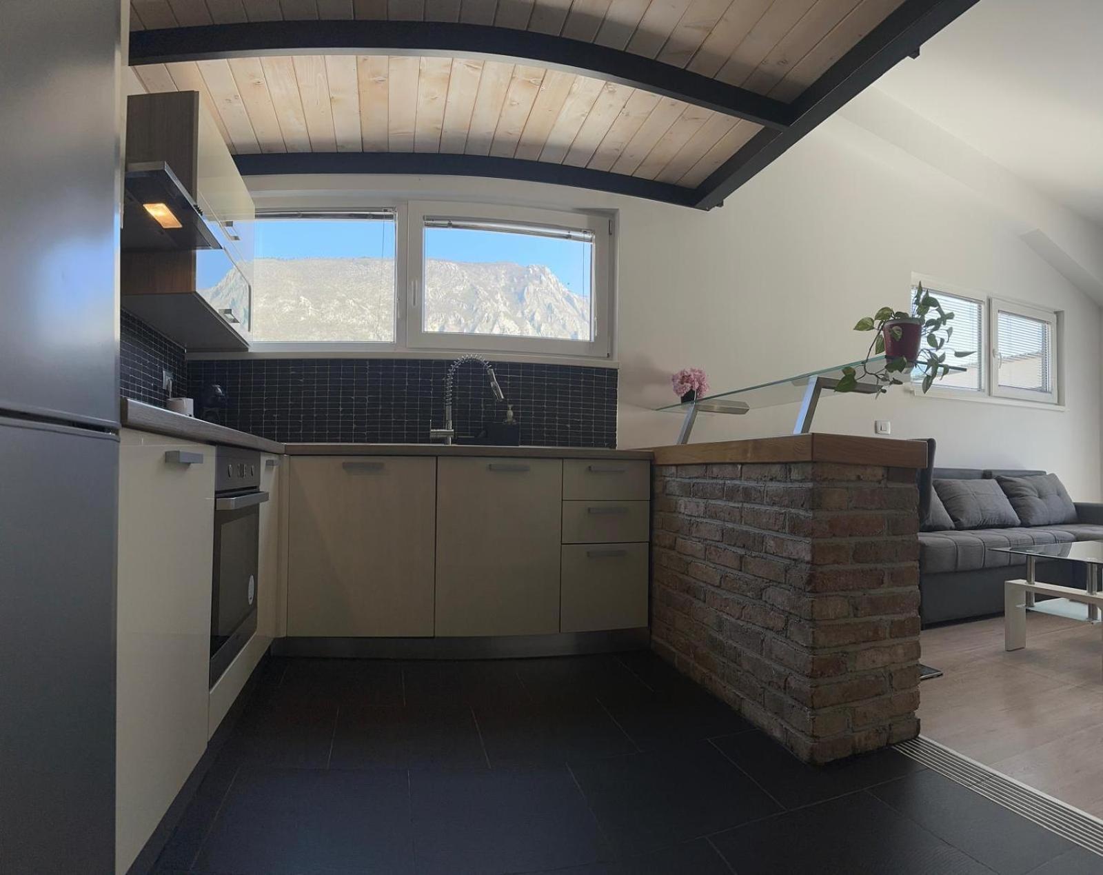 Apartment Stucin Vipava Luaran gambar